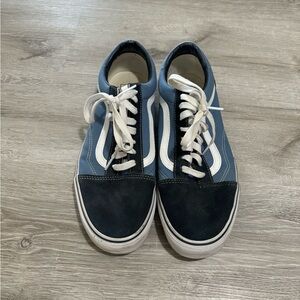 Vans Men's Blue and White Sneakers